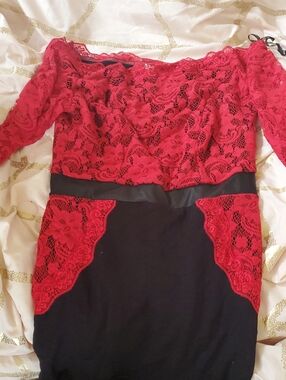 VENUS Red Lace & Black Long Sleeve Bodycon Dress